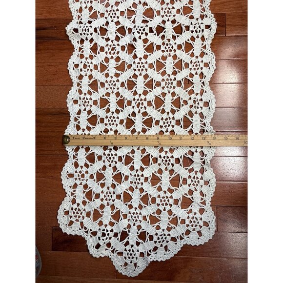 Hand-Crocheted Ivory Runner Rectangular Lace Floral Design 46"x14" Intricate Pat - Picture 6 of 10
